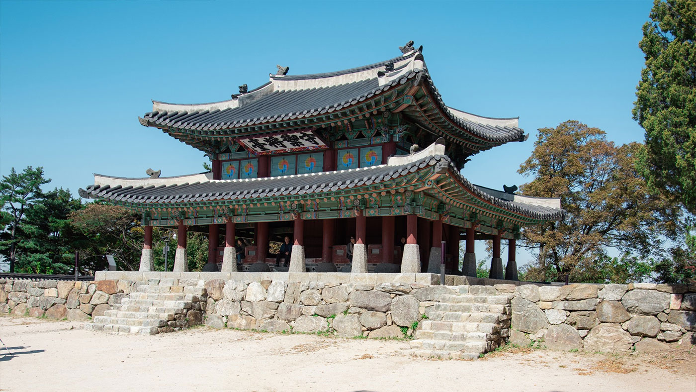 수어장대 (守禦將臺): 오랜 세월 동아시아 문화권이 교류한 명백한 증거