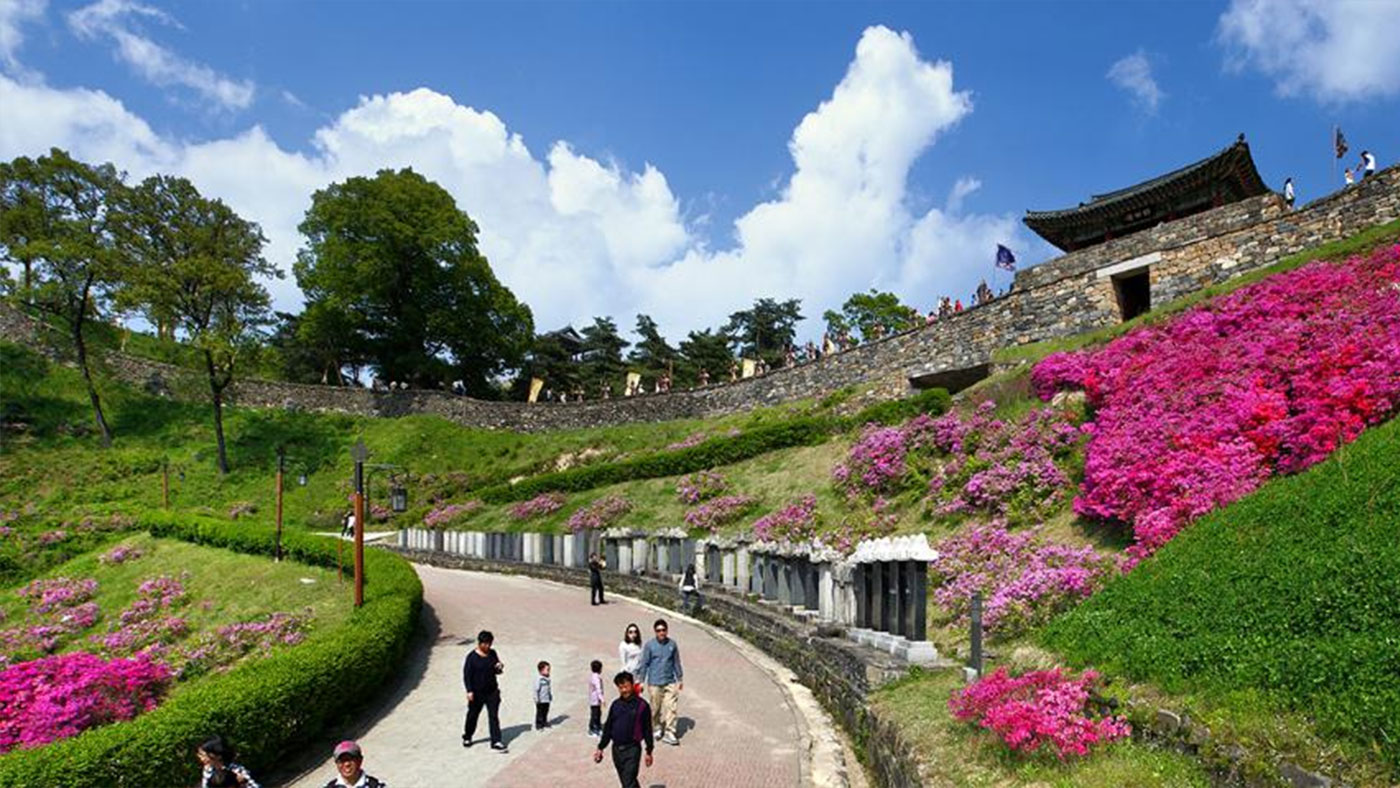 공주 공산성 (公州 公山城): 백제의 역사 도시로 직진!