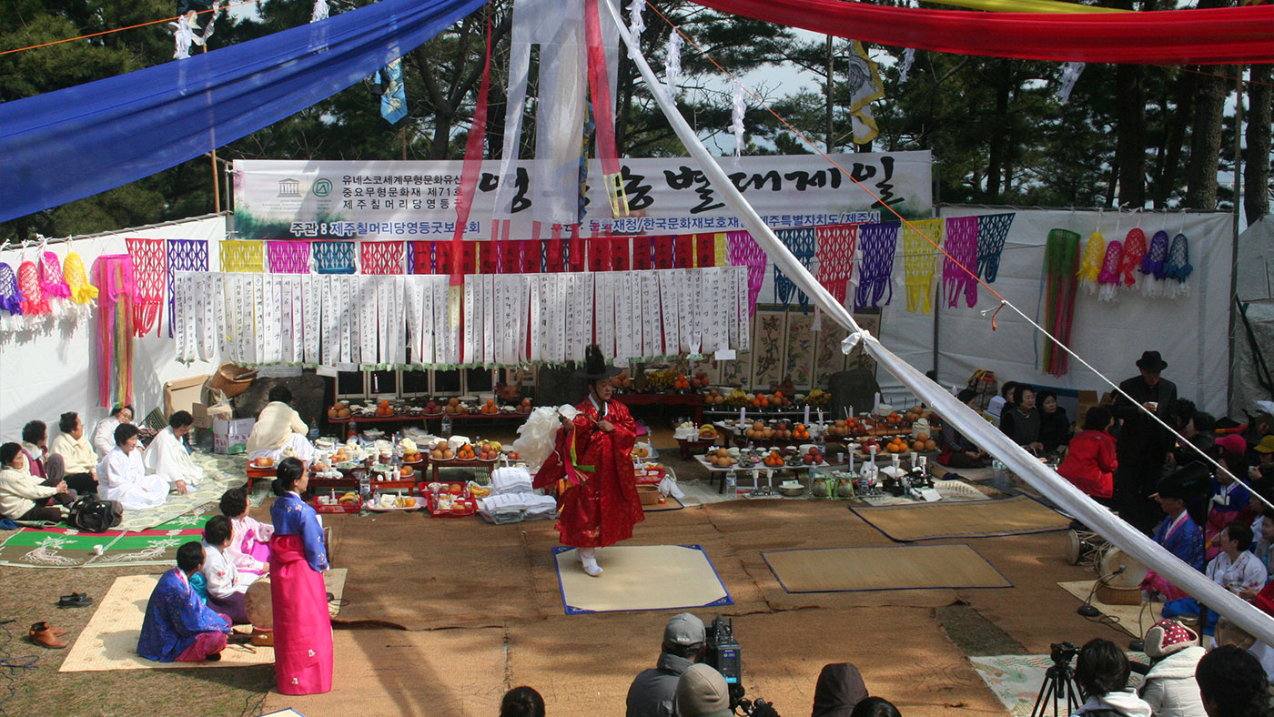 제주칠머리당영등굿 (濟州칠머리당영등굿): 풍어를 기원하는 해녀의 소망이 담긴 민속 의례