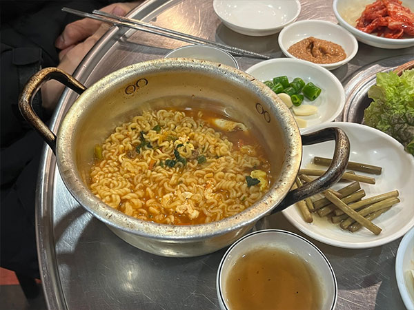 황금돼지 라면